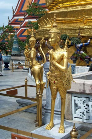 grand_palace_gold_guards