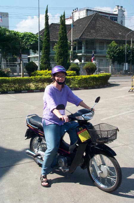 Lucy_Scootin